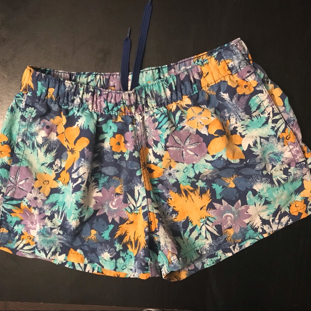 NWOT Women’s Patagonia Barely Baggies shorts